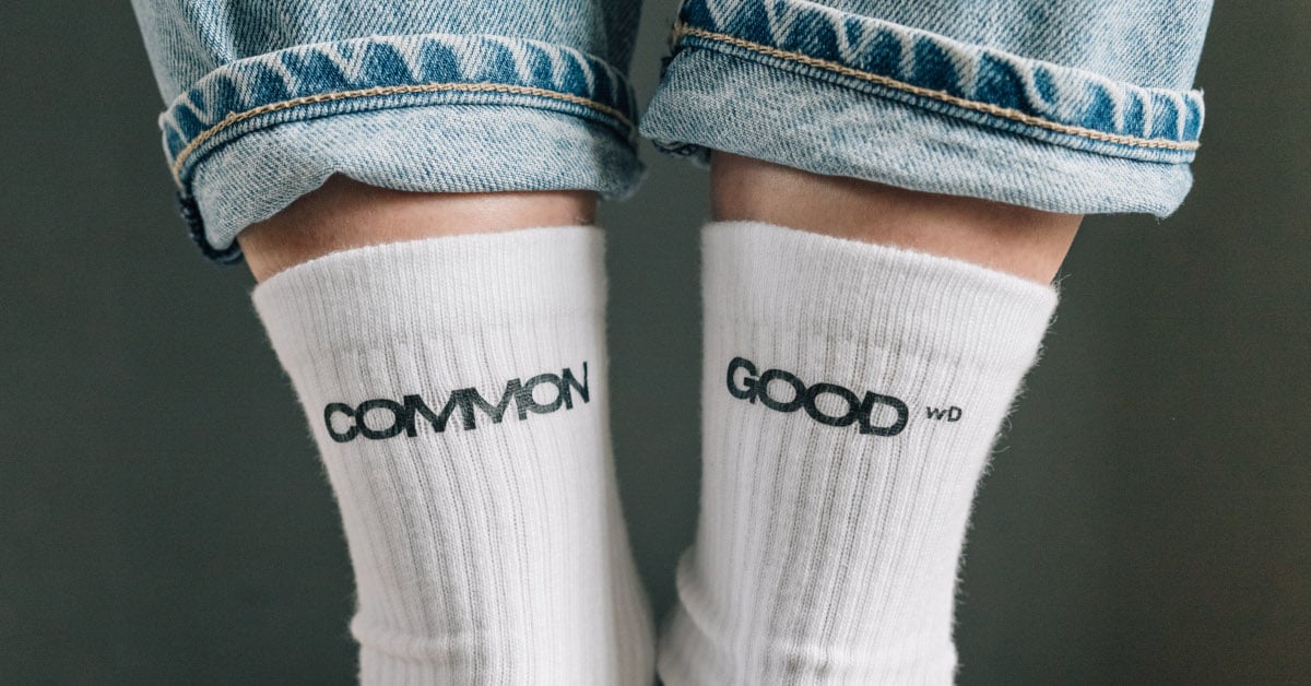 wirDesign Socken mit Economy for the Common Good Schriftzug